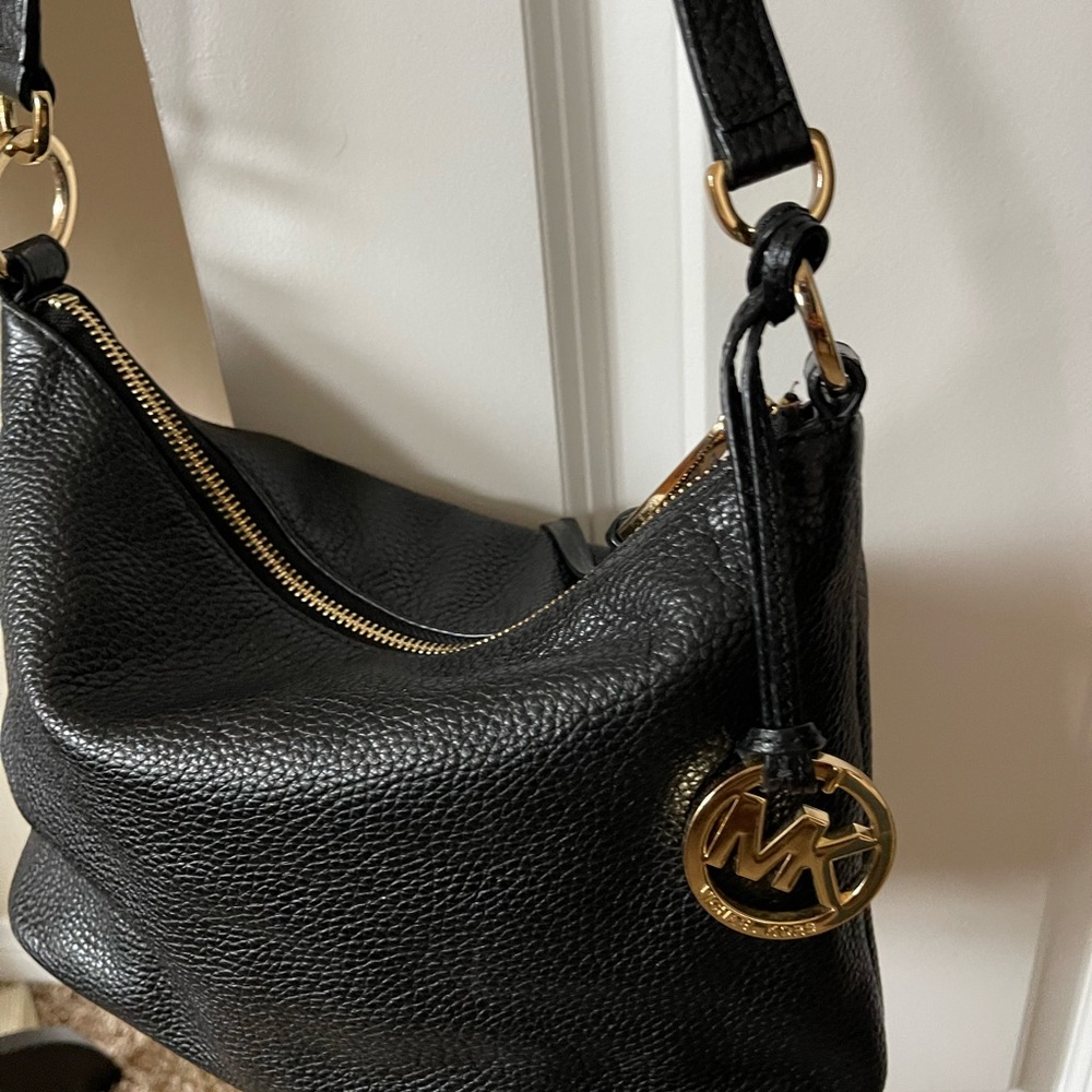 EUC Michael Kors “Michael “ leather bag